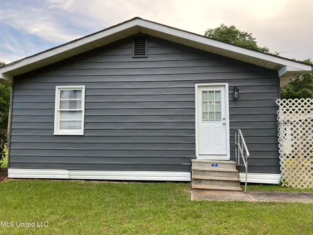 $1,400 | 1159 East Old Pass Road, Long Beach, MS 39560
