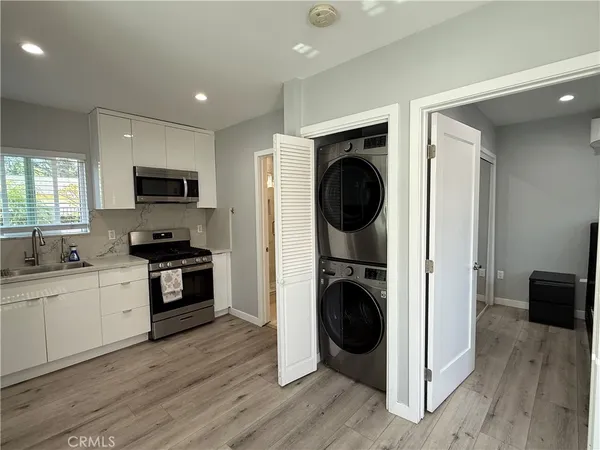$2,100 | 11406 Collett Avenue, Granada Hills, CA 91344