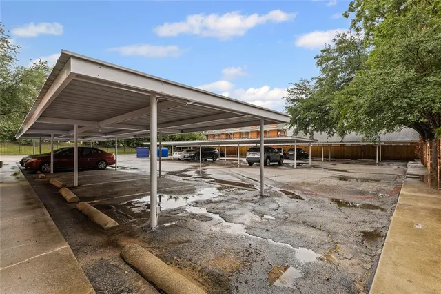 $246,400 | 1231 Roaring Springs Road, Unit 1, Fort Worth, TX 76114