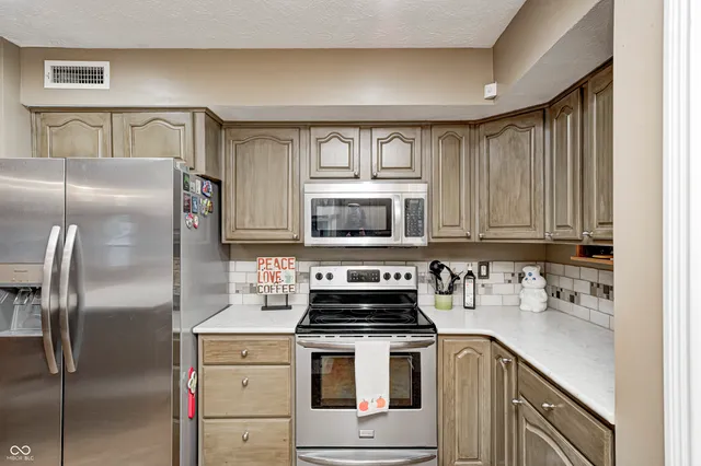 $379,500 | 6 Rosecrans Court, Brownsburg, IN 46112