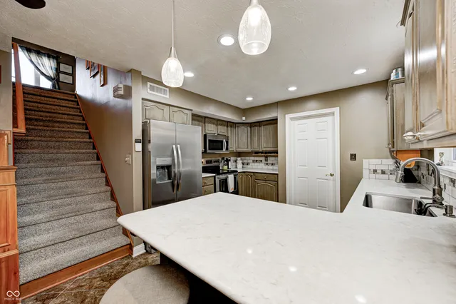 $379,500 | 6 Rosecrans Court, Brownsburg, IN 46112