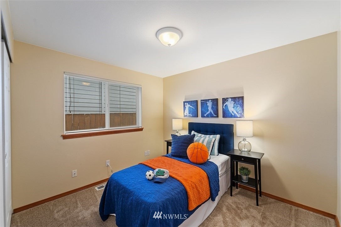 5809 135th Place Southwest Edmonds, WA 98026 - Photo 12 of 16 Gallery Image 12