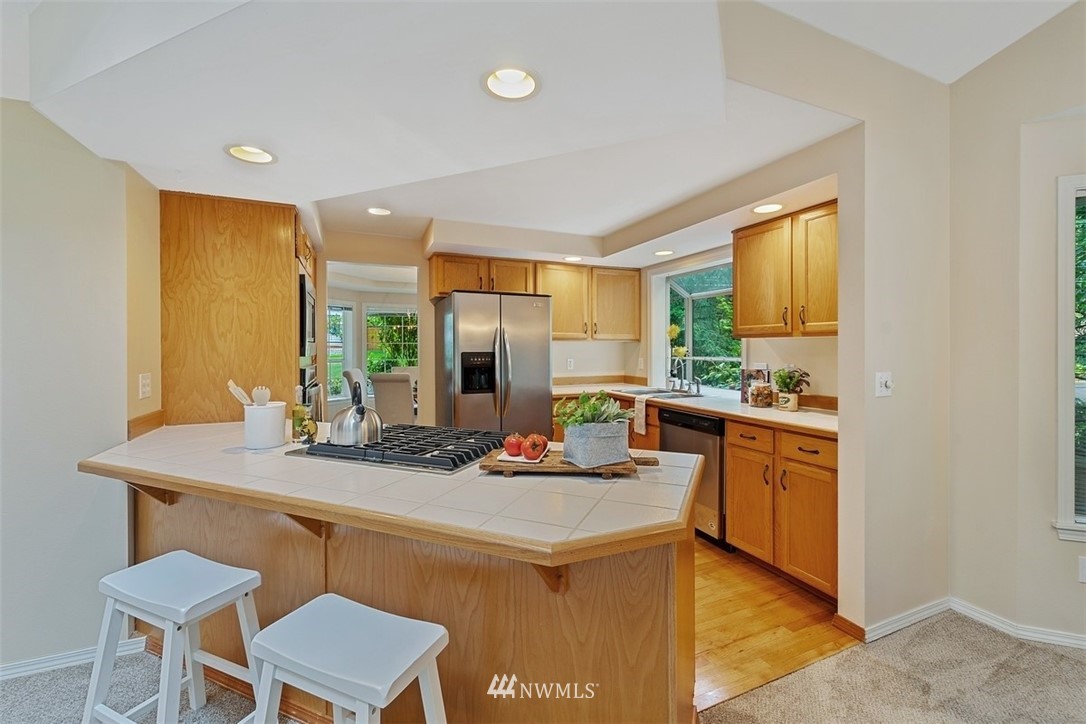 5809 135th Place Southwest Edmonds, WA 98026 - Photo 5 of 16 Gallery Image 5
