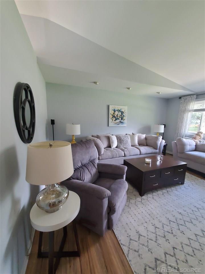 29550 Cotton Road New Baltimore, MI 48047 - Photo 11 of 59 50053894-10.JPG