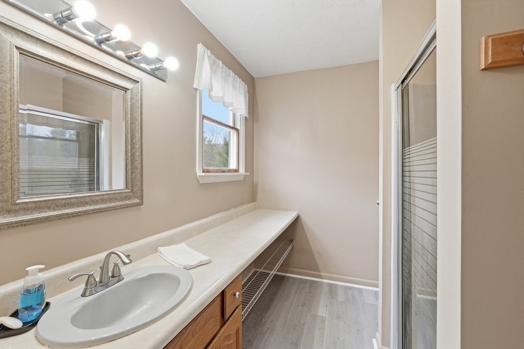 112 Williamsville Road Hubbardston, MA 01452 - Photo 15 of 41