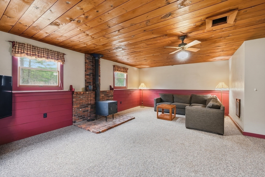 112 Williamsville Road Hubbardston, MA 01452 - Photo 17 of 41