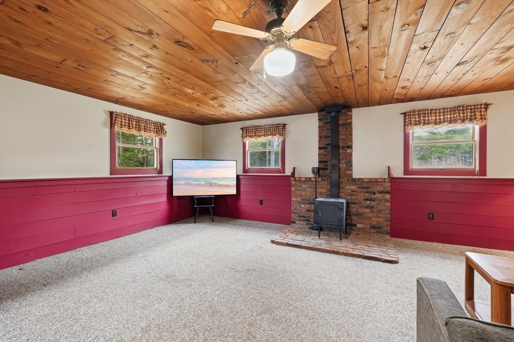 112 Williamsville Road Hubbardston, MA 01452 - Photo 18 of 41