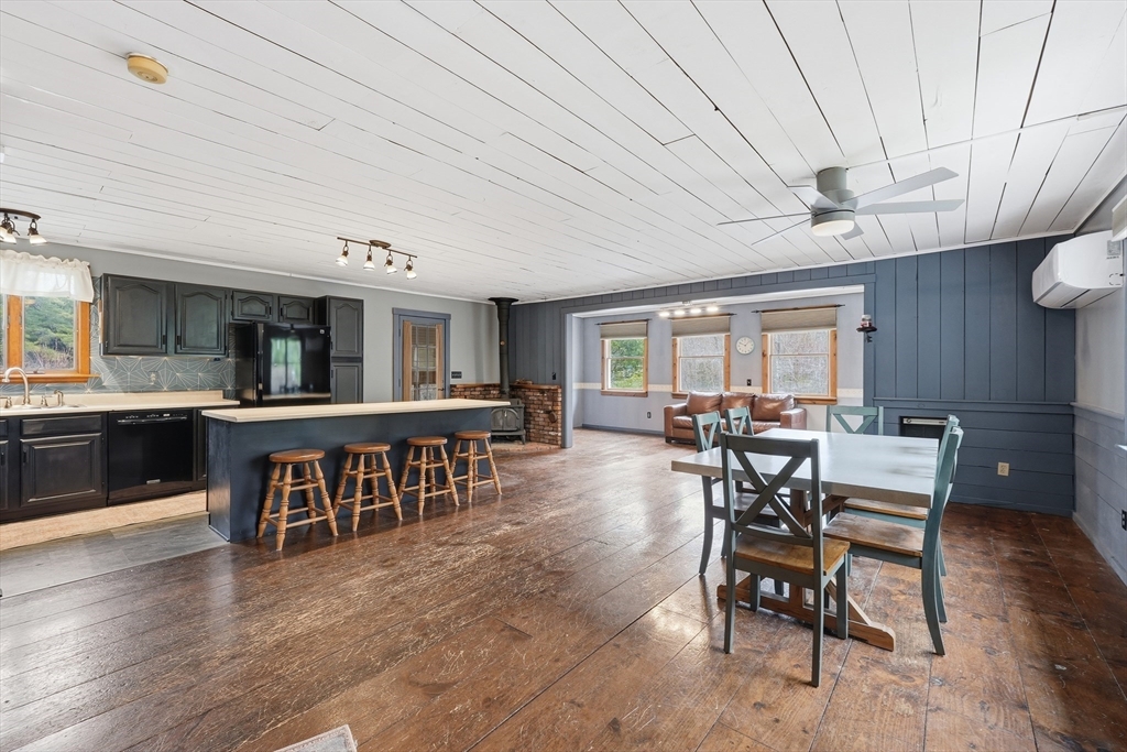 112 Williamsville Road Hubbardston, MA 01452 - Photo 3 of 41