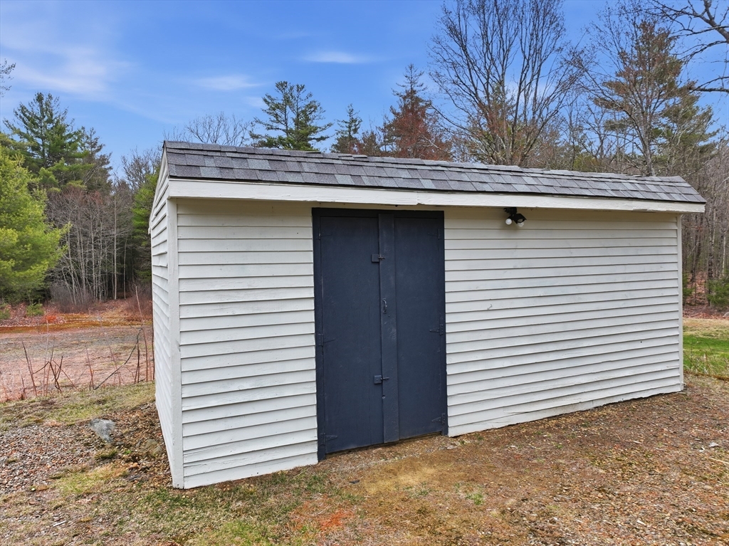 112 Williamsville Road Hubbardston, MA 01452 - Photo 32 of 41