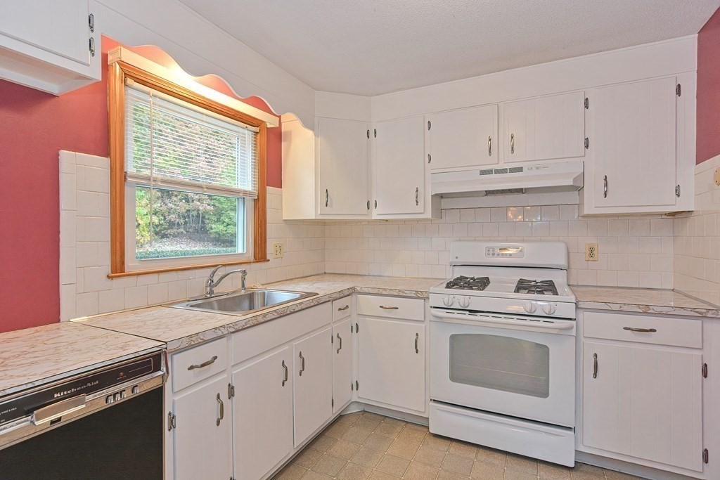 2 Saddleback Hill Road Bellingham, MA 02019 - Photo 21 of 38 Gallery Image 21