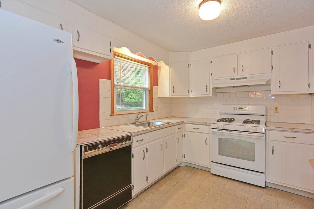 2 Saddleback Hill Road Bellingham, MA 02019 - Photo 24 of 38 Gallery Image 24