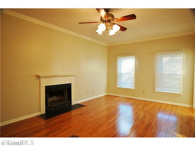 3727 Harrington Point High Point, NC 27265 - Photo 5 of 16 Living Room.