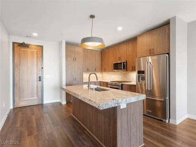 $3,250 | 2460 East Serene Avenue, Unit 519, Henderson, NV 89074