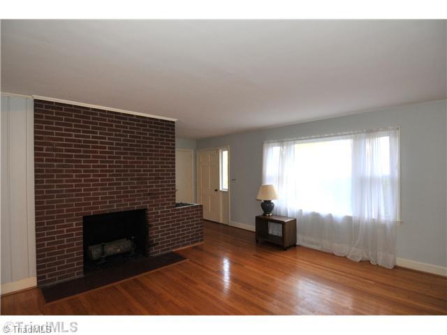 5685 Phillips Bridge Road Winston-Salem, NC 27104 - Photo 6 of 15 Living Room.