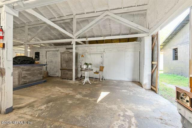 115 La Quinta Place St. Augustine, FL 32084 - Photo 16 of 32 a view of a room with gym equipment