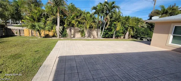 $4,000 | 5200 West Boulevard, Naples, FL 34103
