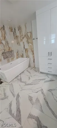 $4,000 | 5200 West Boulevard, Naples, FL 34103