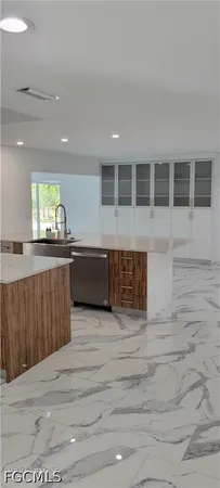 $4,000 | 5200 West Boulevard, Naples, FL 34103