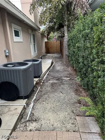 $4,000 | 5200 West Boulevard, Naples, FL 34103