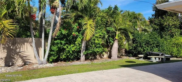 $4,000 | 5200 West Boulevard, Naples, FL 34103