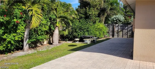 $4,000 | 5200 West Boulevard, Naples, FL 34103