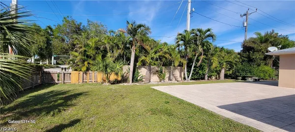 $4,000 | 5200 West Boulevard, Naples, FL 34103