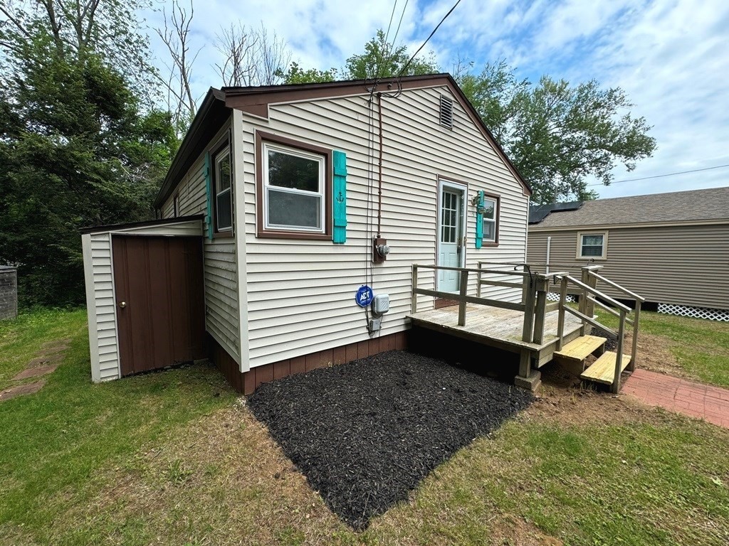 5 Roberts Park Road Holland, MA 01521 - Photo 3 of 17