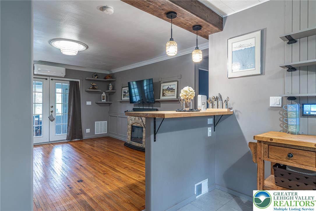 525 Royal Manor Road Easton, PA 18042 - Photo 4 of 37