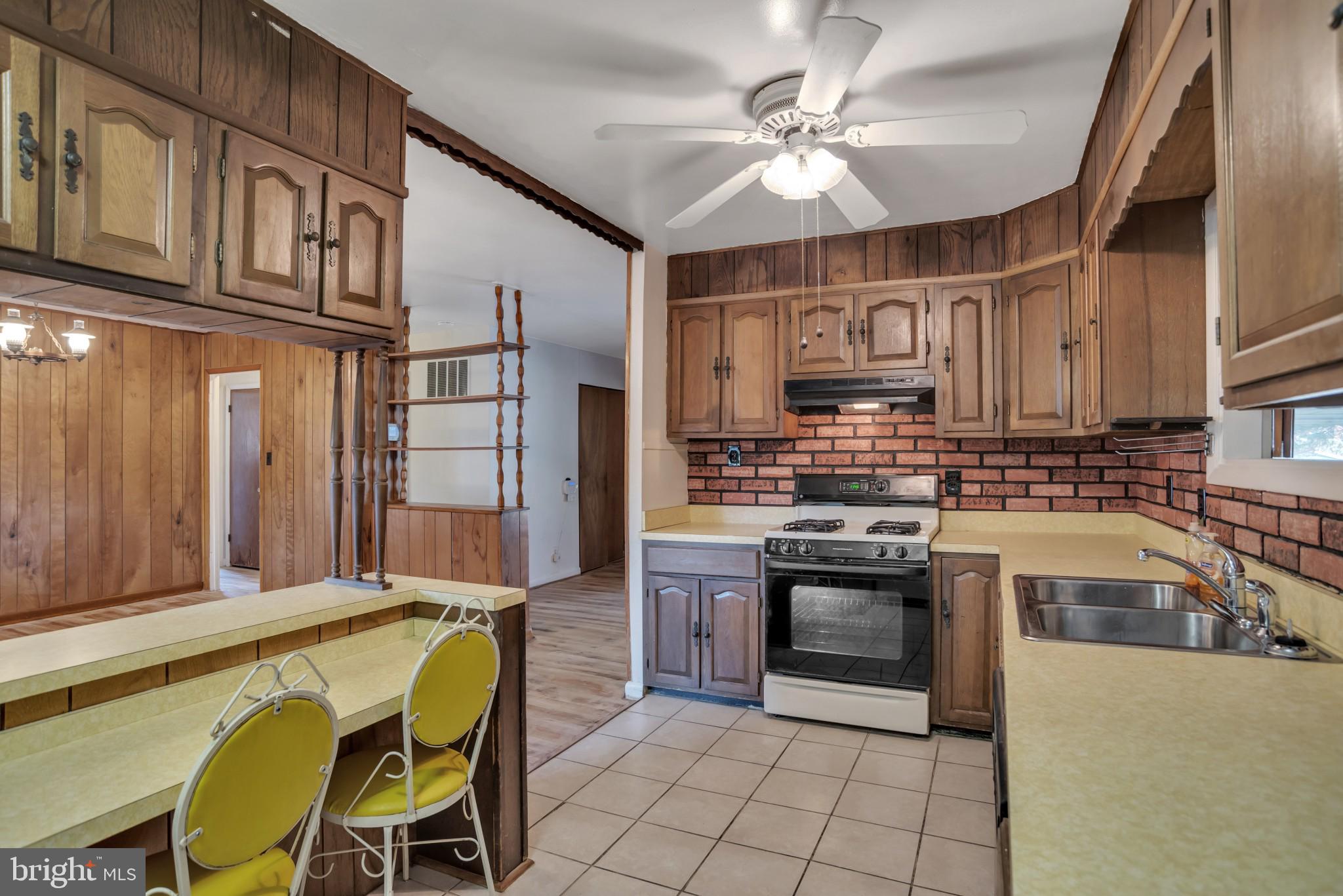 1243 Roundtop Road Odenton, MD 21113 - Photo 16 of 27 Kitchen