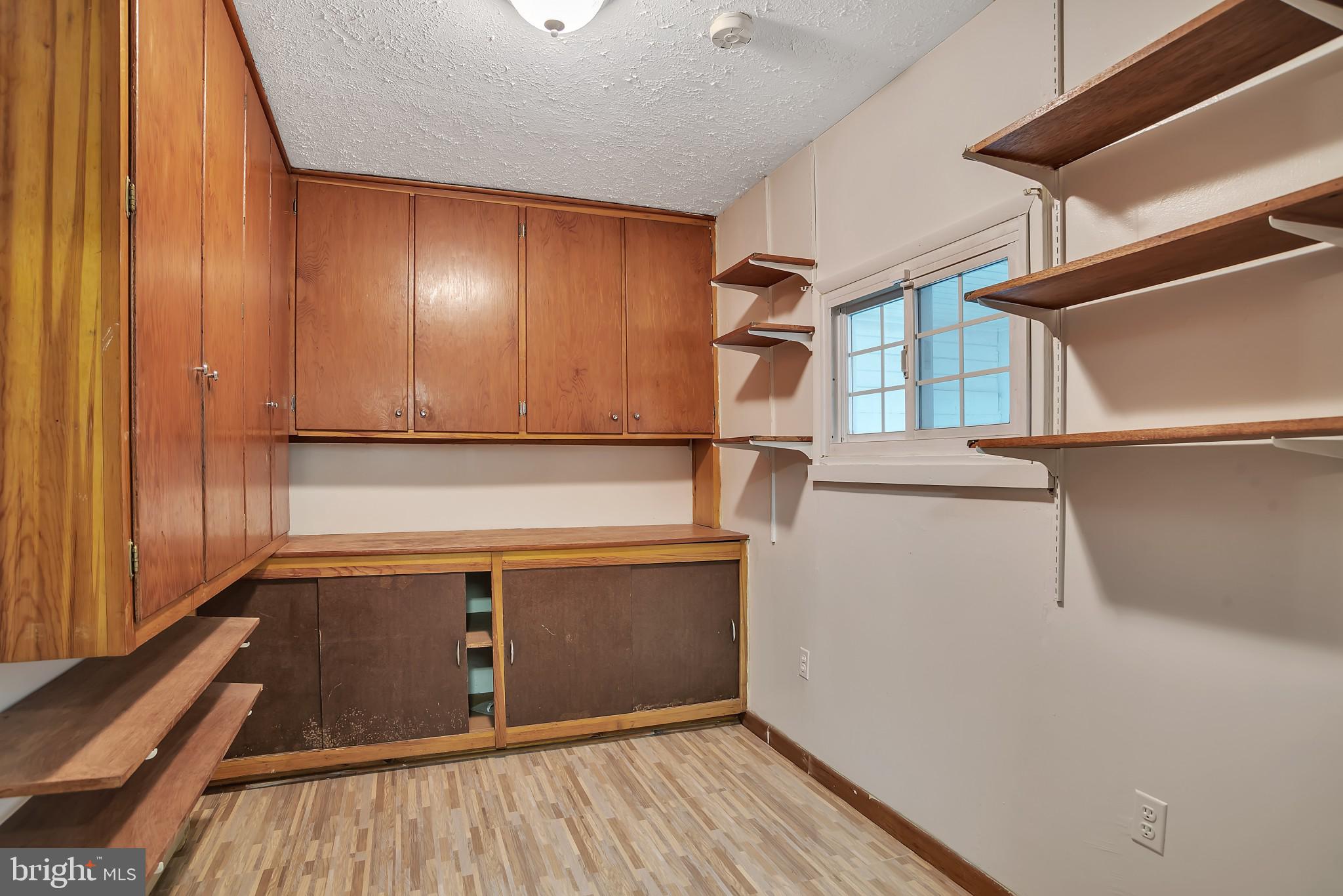 1243 Roundtop Road Odenton, MD 21113 - Photo 5 of 27 Pantry