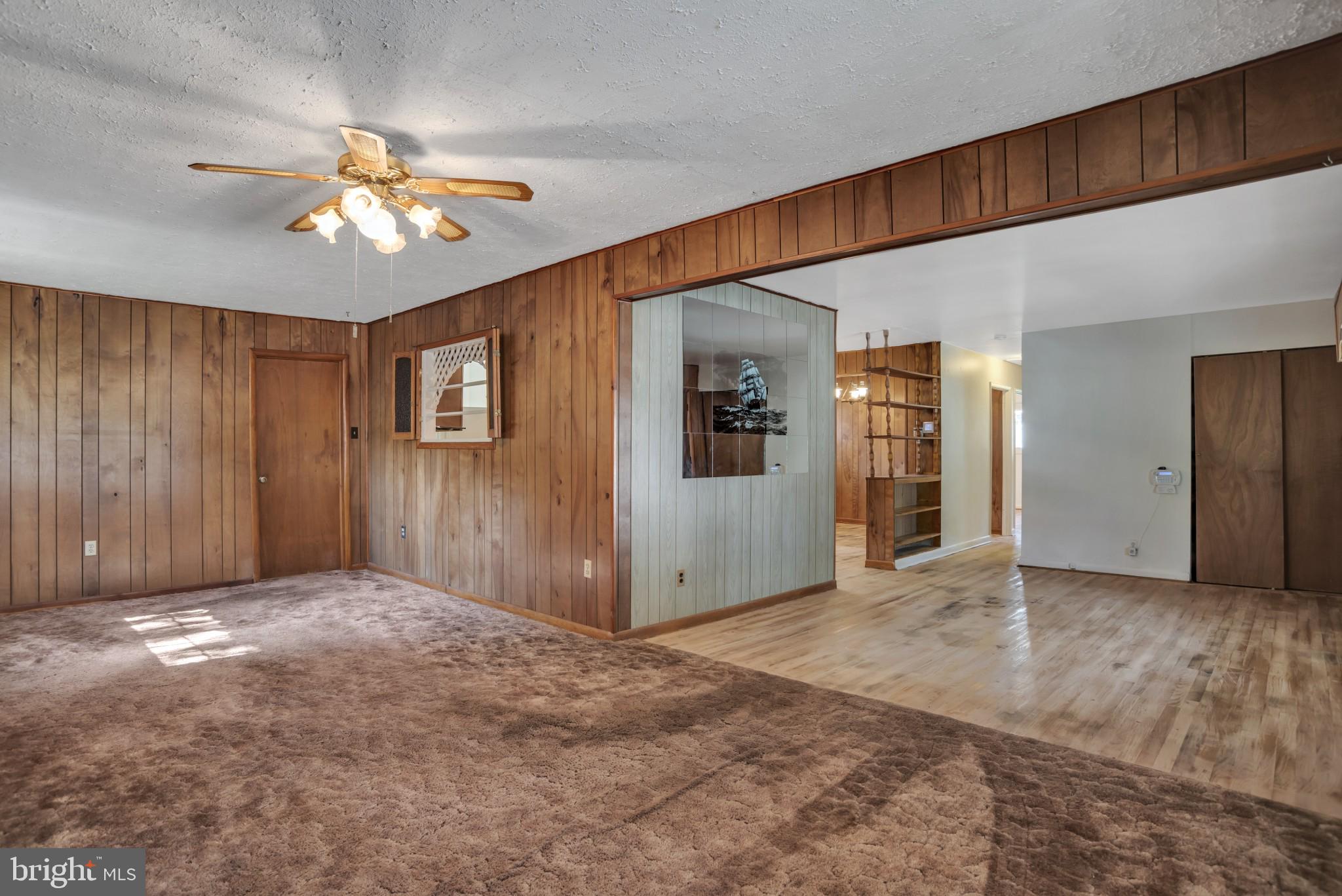 1243 Roundtop Road Odenton, MD 21113 - Photo 6 of 27 Living Area