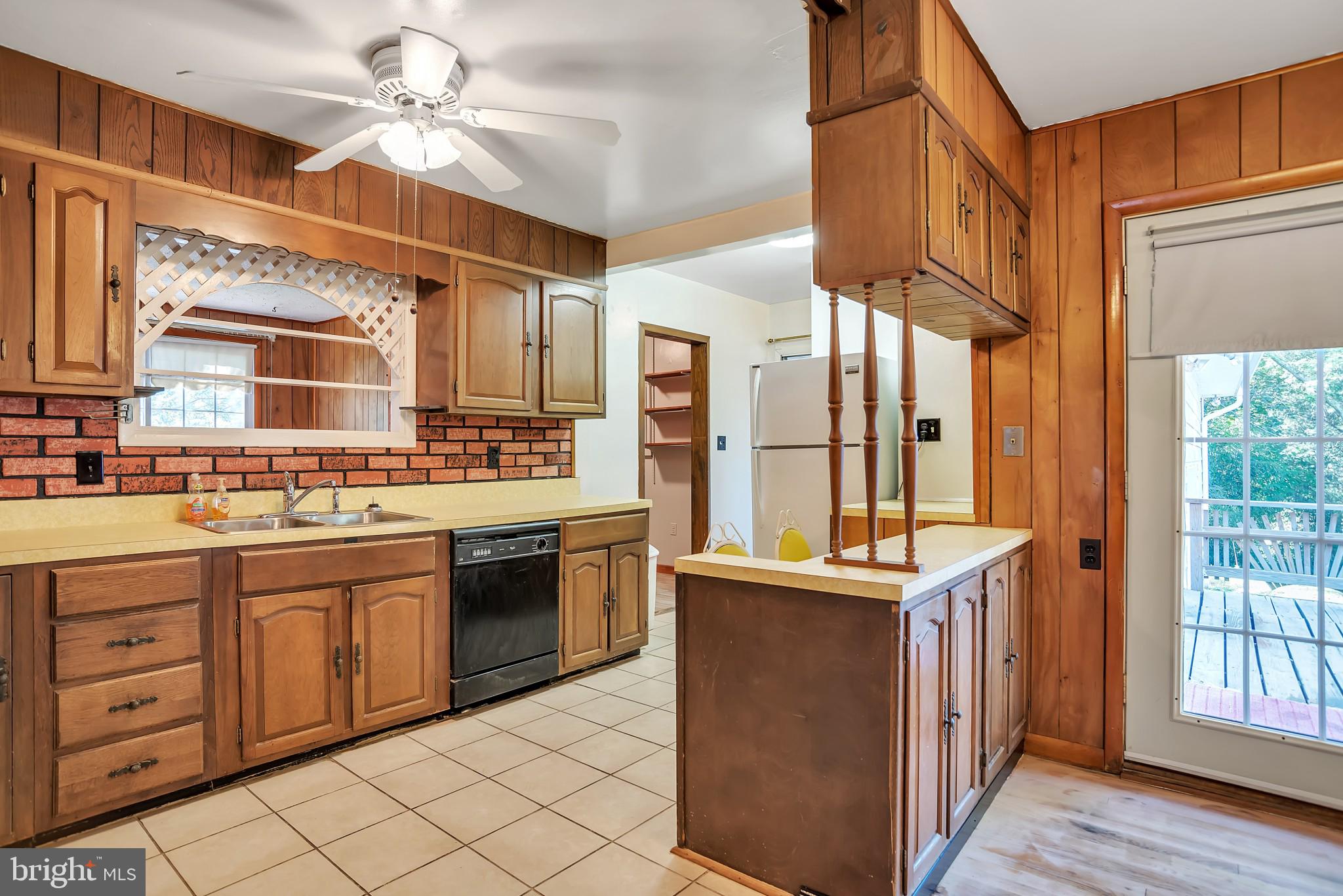1243 Roundtop Road Odenton, MD 21113 - Photo 8 of 27 Kitchen