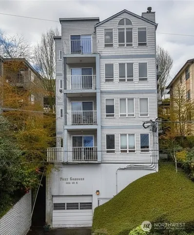 $564,000 | 2419 8th Avenue North, Unit 202, Seattle, WA 98109