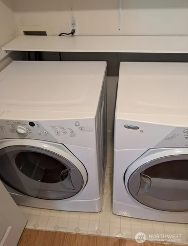 $564,000 | 2419 8th Avenue North, Unit 202, Seattle, WA 98109