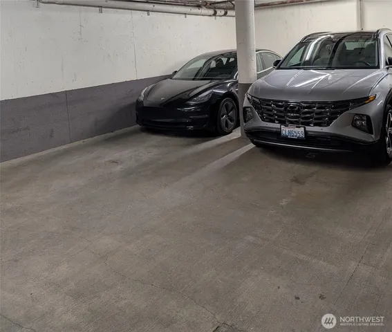 $564,000 | 2419 8th Avenue North, Unit 202, Seattle, WA 98109