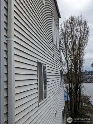 $564,000 | 2419 8th Avenue North, Unit 202, Seattle, WA 98109