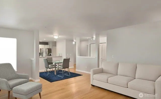 $564,000 | 2419 8th Avenue North, Unit 202, Seattle, WA 98109