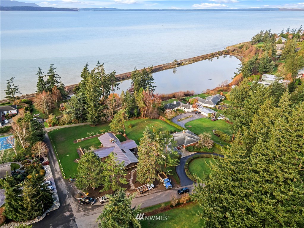 426 Bayside Road Bellingham, WA 98225 - Photo 2 of 40 a view of a lake