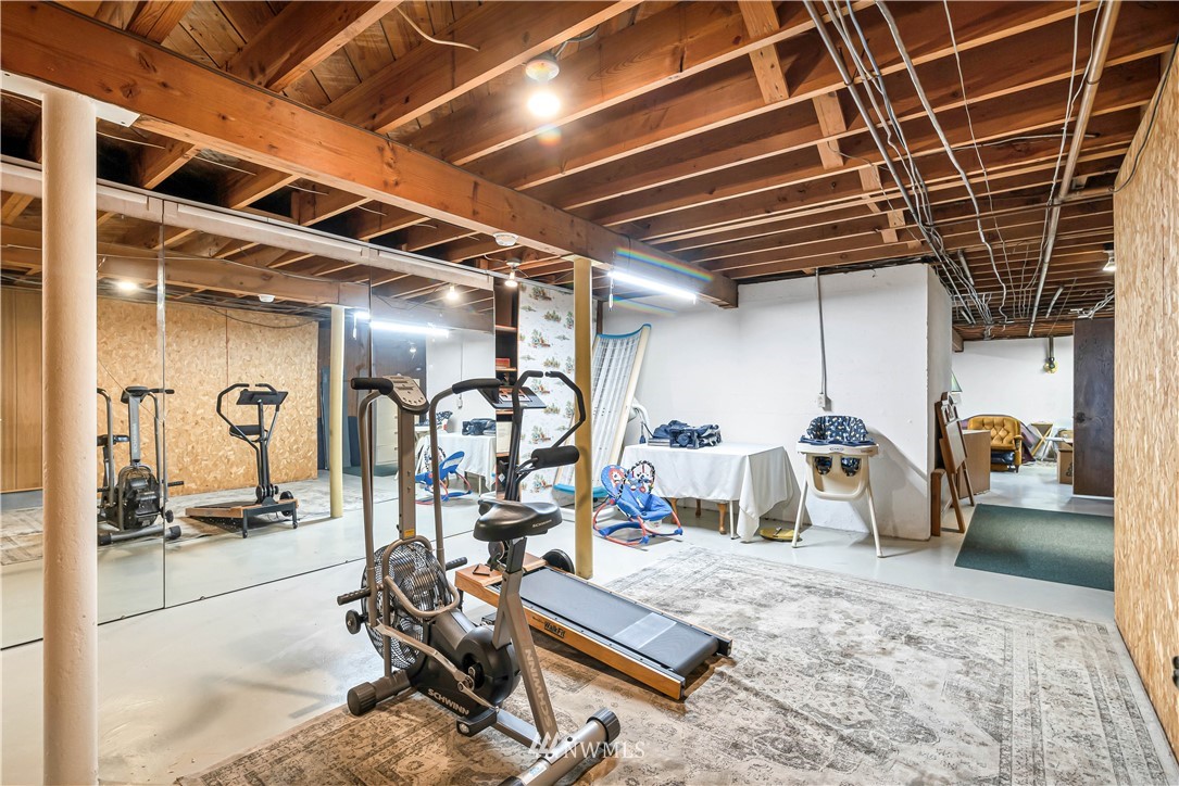 426 Bayside Road Bellingham, WA 98225 - Photo 36 of 40 a view of a room with gym equipment