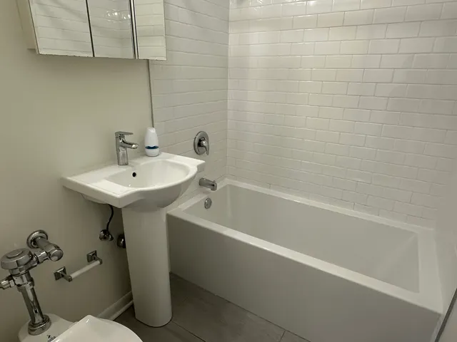 $2,800 | 1555 North Dearborn Parkway, Unit 2A, Chicago, IL 60610