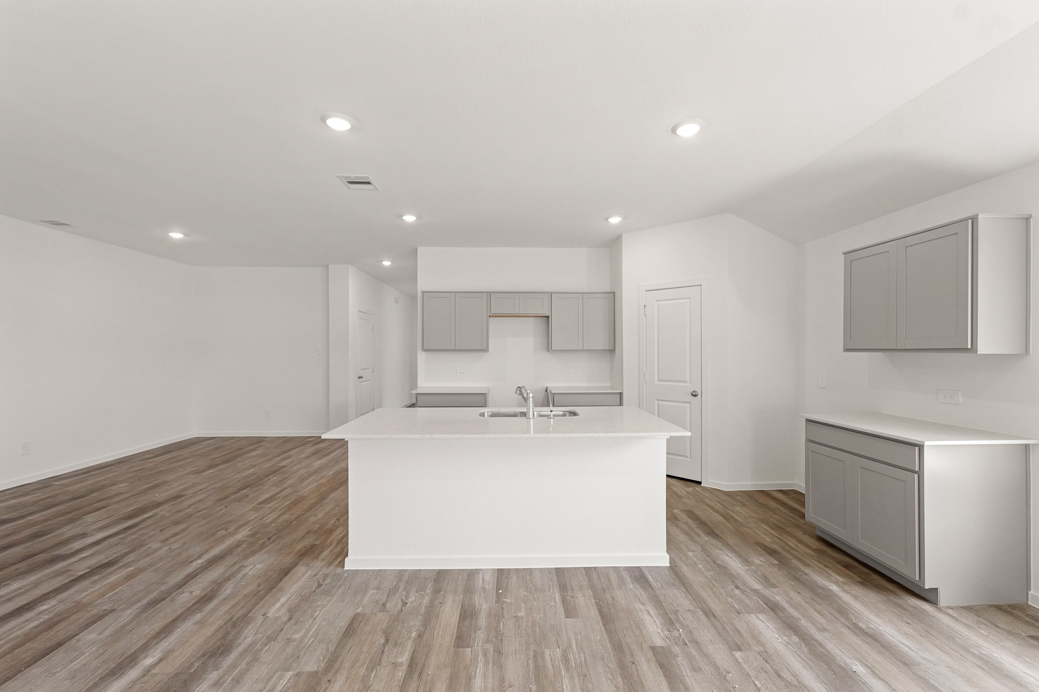 16767 Country Roots Avenue Conroe, TX 77302 - Photo 2 of 28