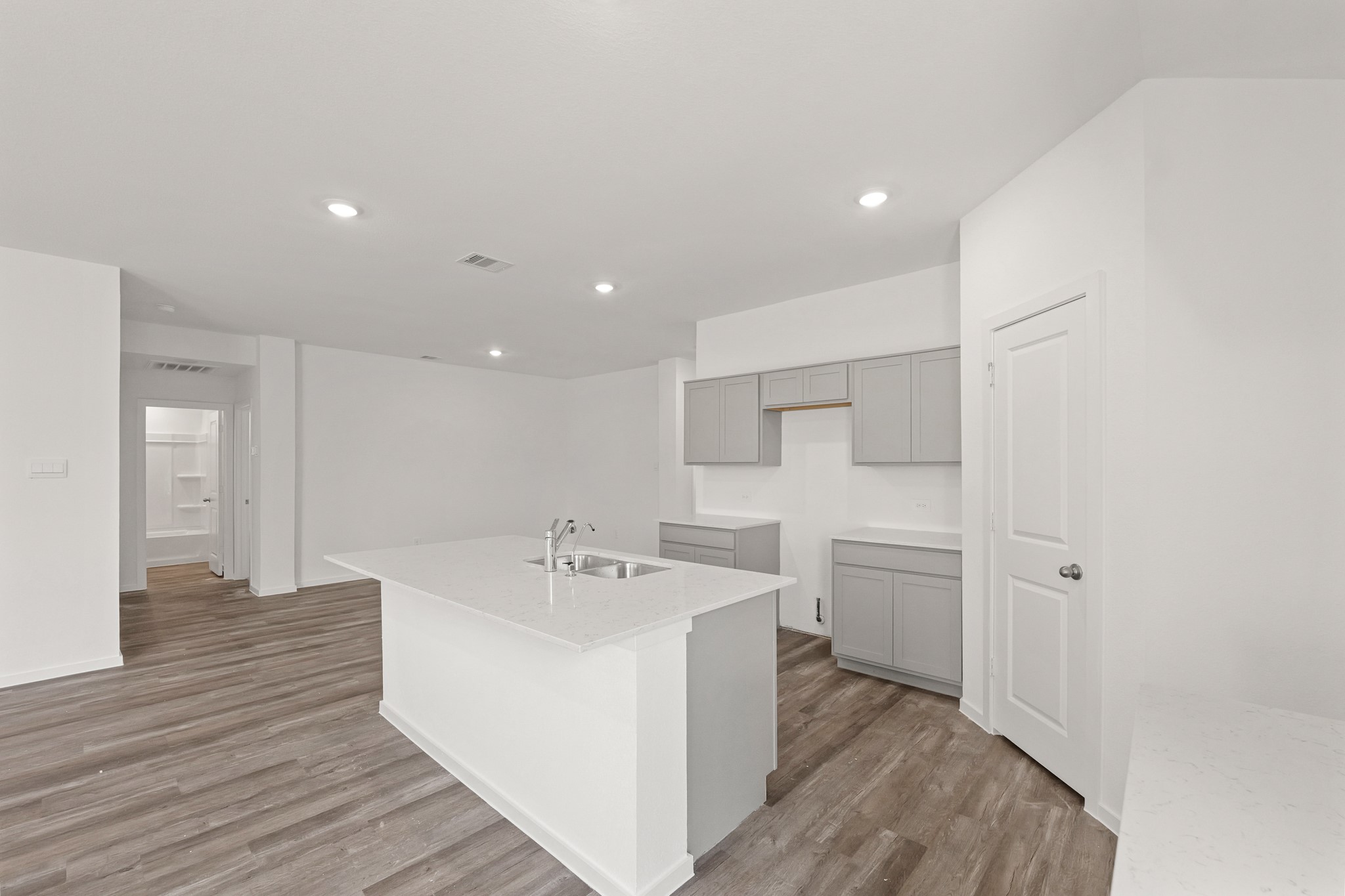 16767 Country Roots Avenue Conroe, TX 77302 - Photo 3 of 28