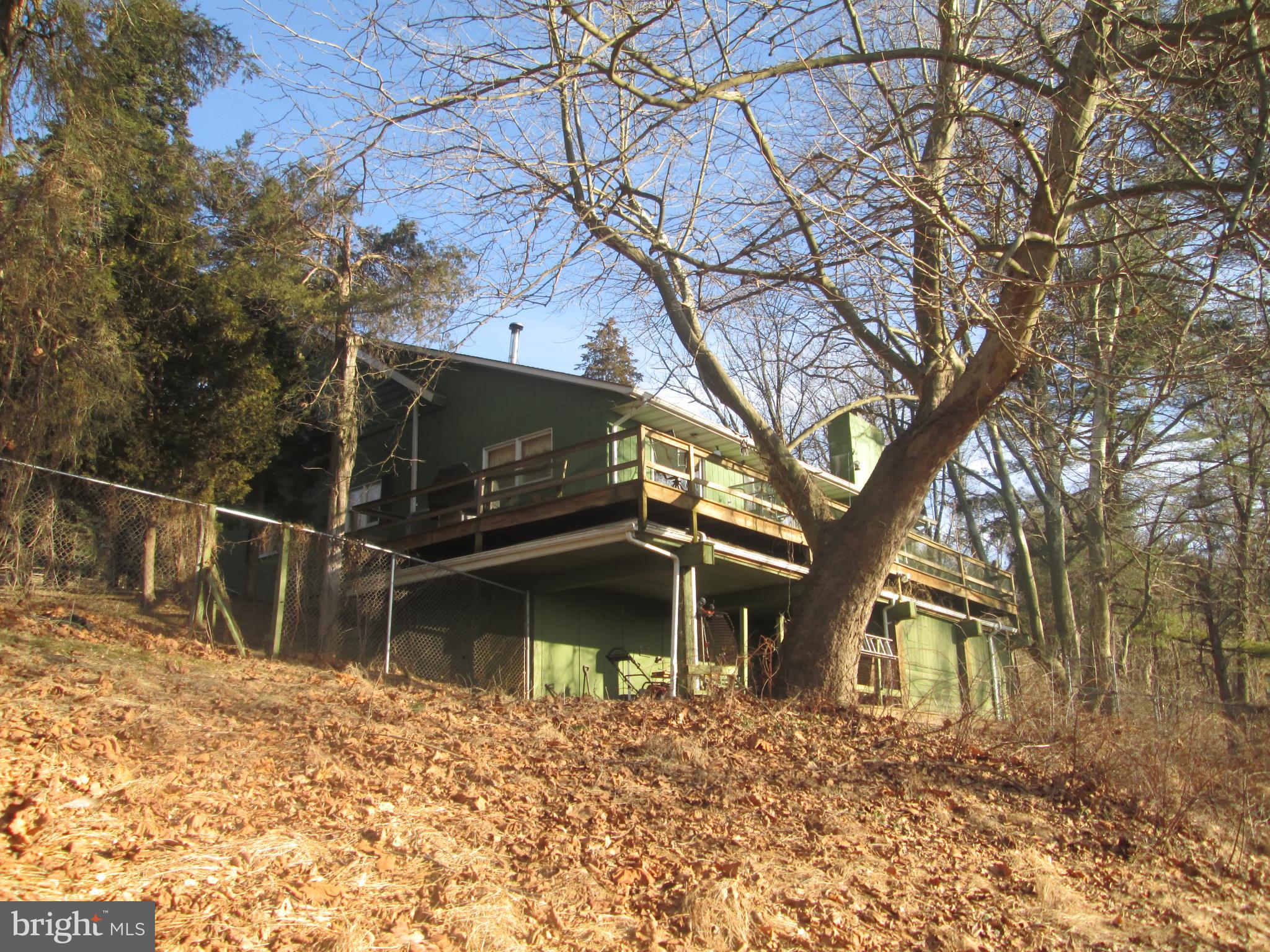 12 Club Road Wernersville, PA 19565 - Photo 11 of 27 Side view of rear