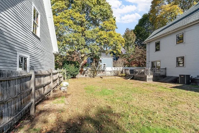 a view of back yard of the house