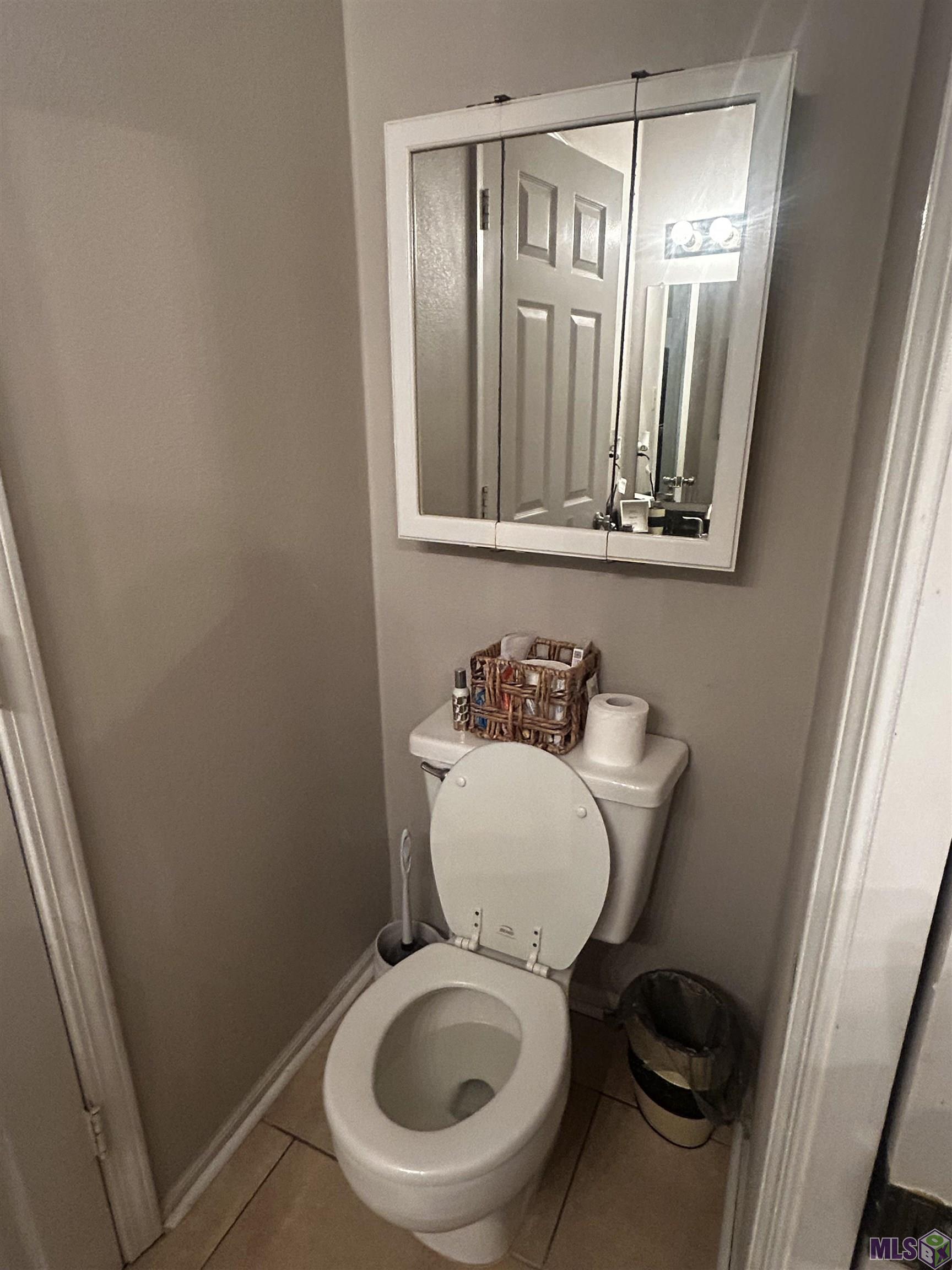 10926 Old Hammond Highway, Unit 20 Baton Rouge, LA 70816 - Photo 16 of 21 Upstairs Bathroom