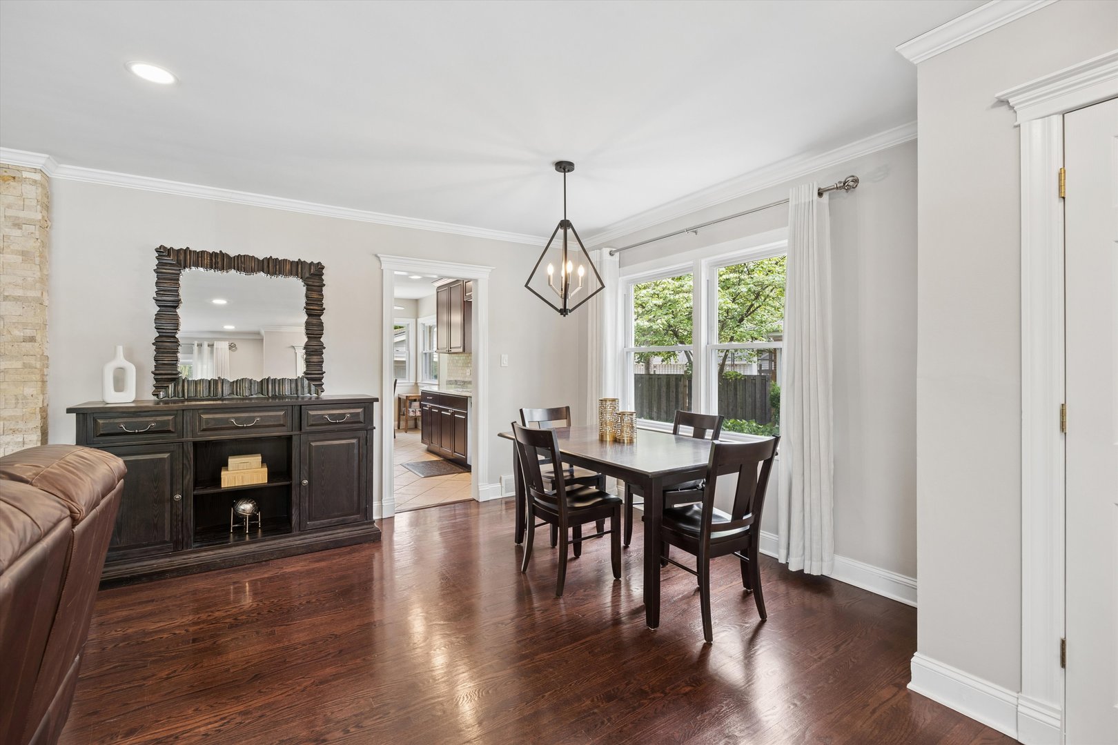 5949 Dunham Road Downers Grove, IL 60516 - Photo 6 of 26