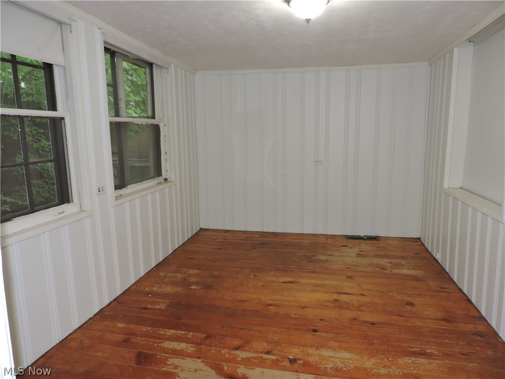 24208 Bruce Road Bay Village, OH 44140 - Photo 22 of 32
