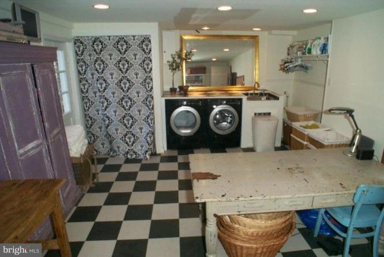 2415 Silver Fox Lane Reston, VA 20191 - Photo 24 of 30 Laundry Area 2