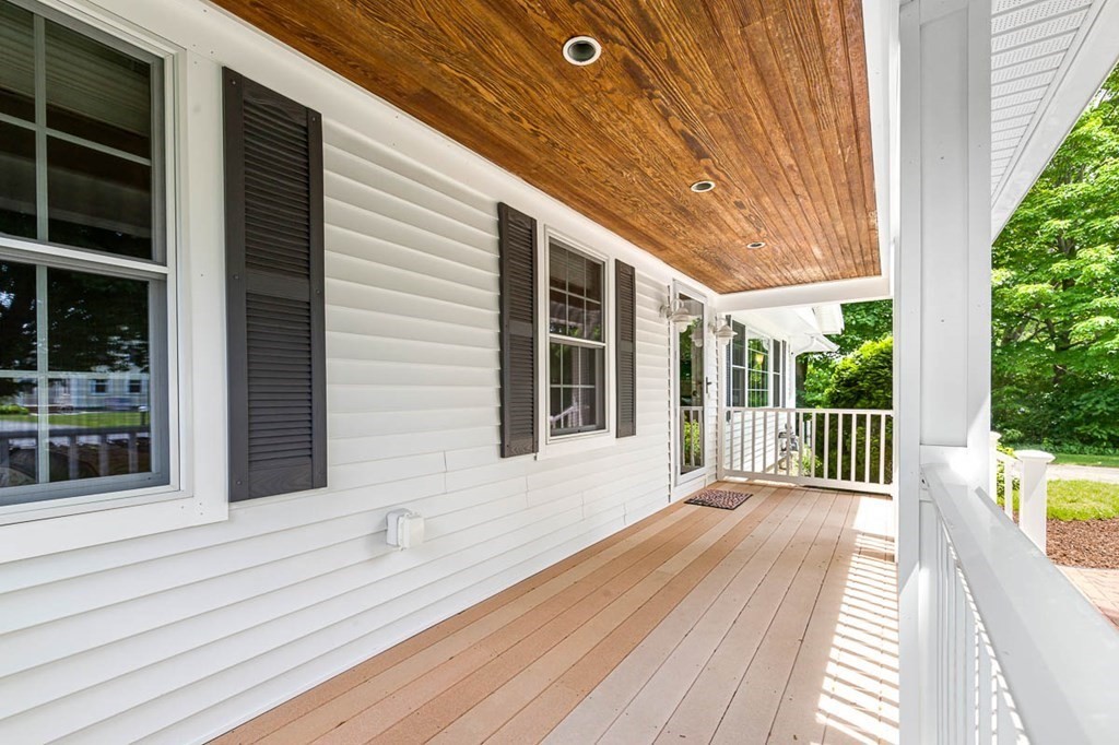 346 Winnacunnet Road Hampton, NH 03842 - Photo 5 of 42