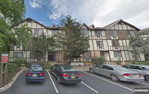 $295,000 | 2004 Hawthorne Lane, Mahwah, NJ 07430